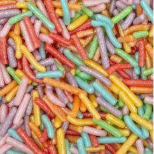 SPRINKLES EN HILOS – ARCOÍRIS PASTEL (75G / 2,64OZ) PME